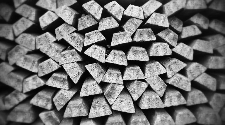 Home Glinsterend zilver als symbool van tijdloze investering met industriële en financiële waarde in het moderne tijdperk